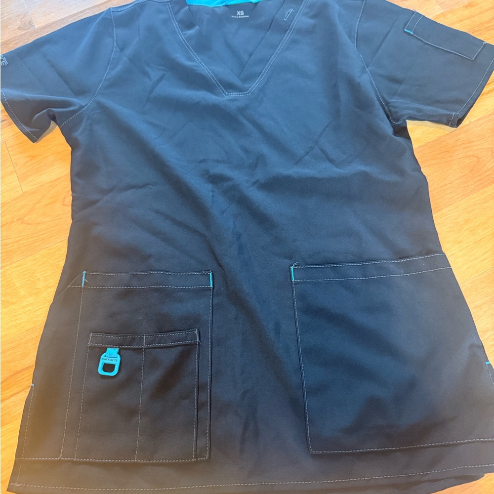 Carhartt Women's Short Sleeve scrub shirt - Black